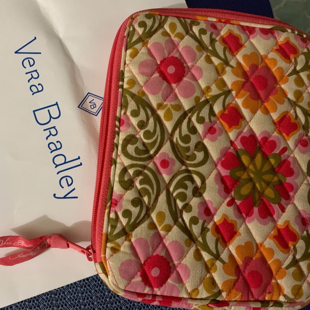 Vera Bradley Quilted 8” ‘Folkloric’ Cover